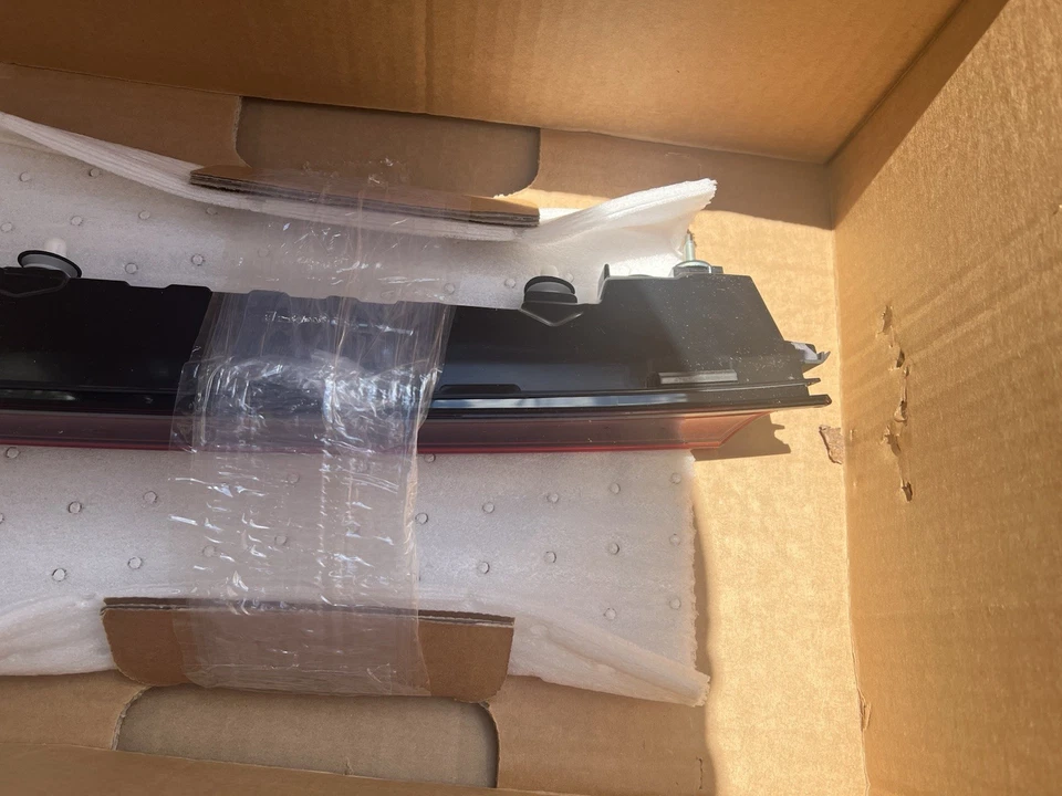 Оригинальная деталь тормоза заднего фонаря 34270-T43-J01 для Honda от оригинального производителя - Изображение 2 из 4