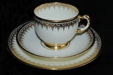 RARE VTG PLANT TUSCAN CHINA ENGLAND TRIO TEA CUP SAUCER DESSERT PLATE GOLD A602 