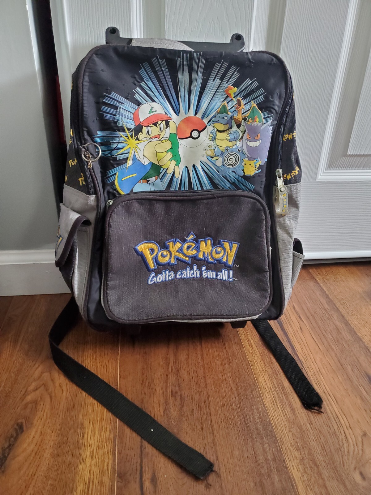 Nintendo Pokemon 1999 Gotta Catch 'Em All! Backpack Plush Pikachu Eevee Wheels