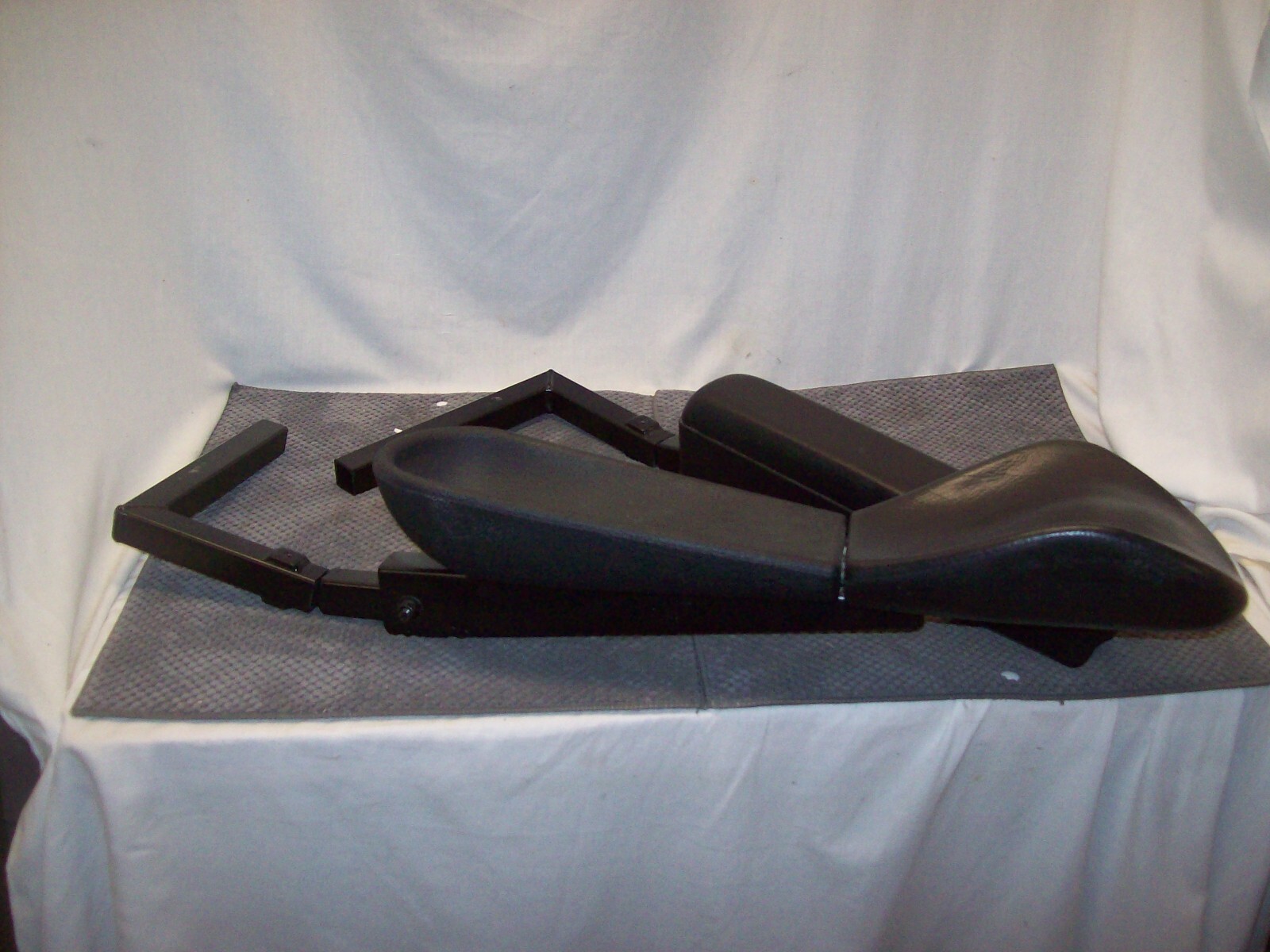 GENUINE PRIDE JAZZY 614 MOBILITY CHAIR ARM RESTS W/OTTO BOCK PADS**SEE