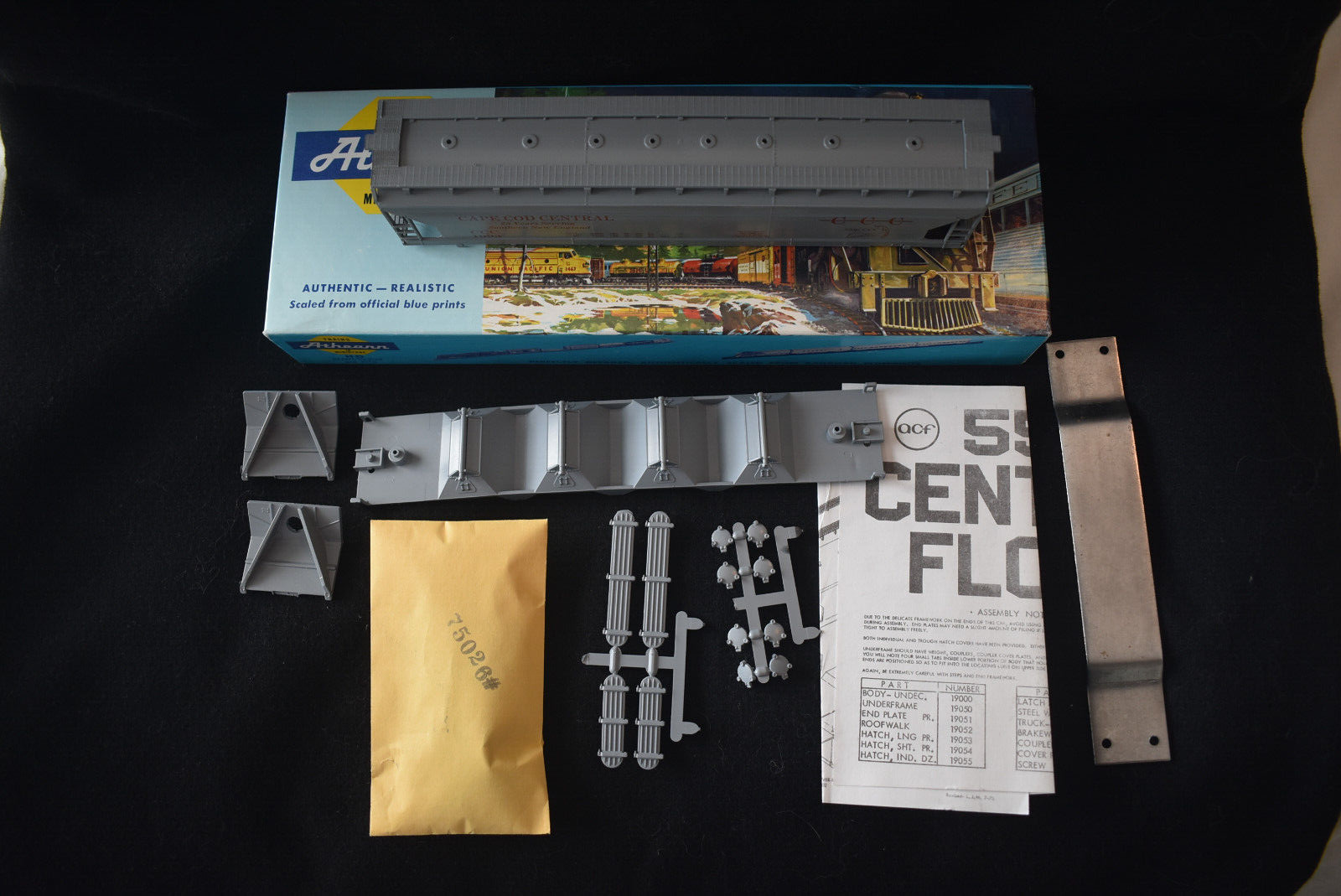 Athearn HO Train 55' Center Flow Covered Hopper Cape Cod Central