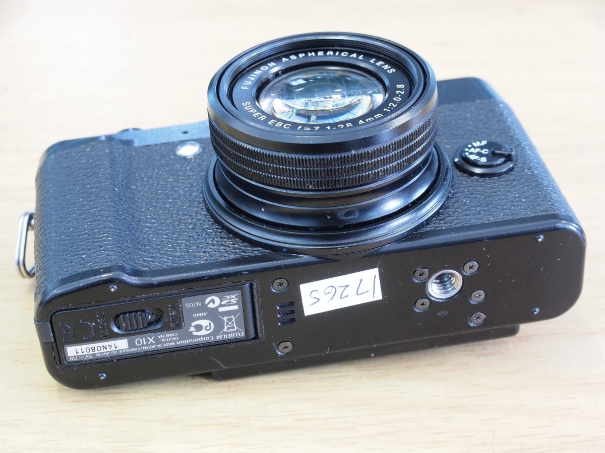 FUJIFILM Fuji X10 12MP Digital Camera. stock No. U17265
