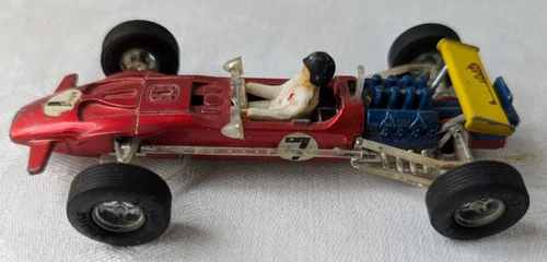 Vintage Dinky Lotus F1 Racing Car # 225 Red 1/32 Scale Driver