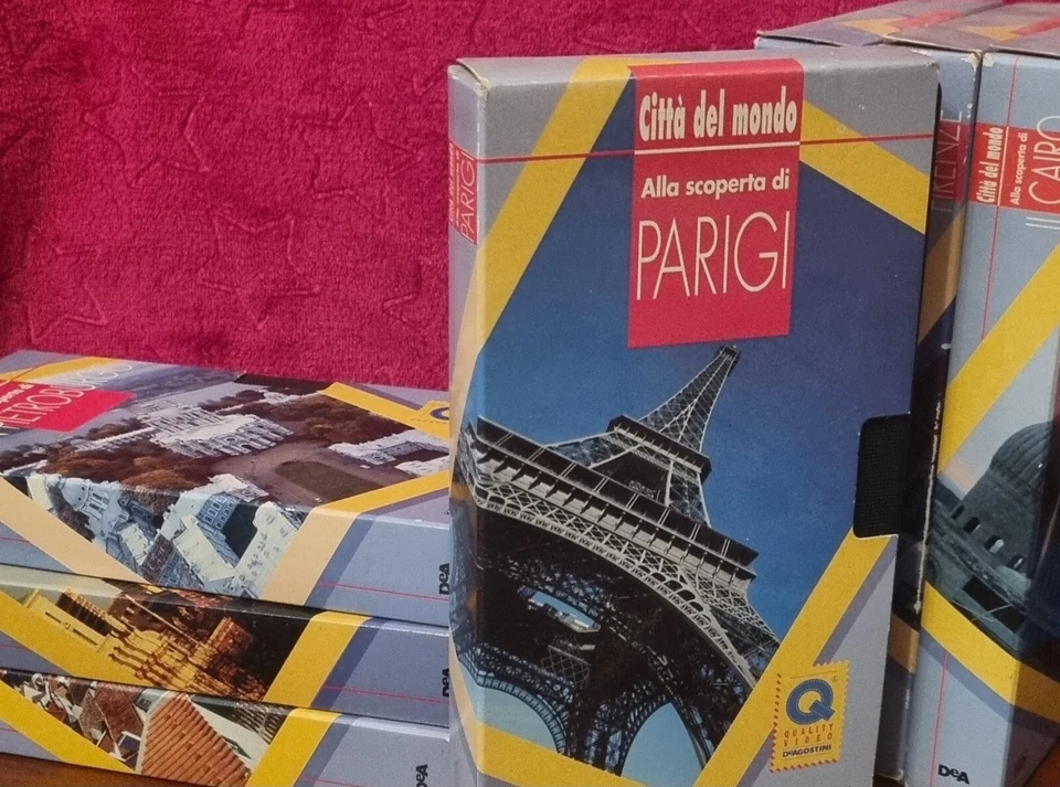 VIDEOCASSETTE Città del Mondo De AGOSTINI - Collezione Di 16 VHS - Immagine 3 di 4