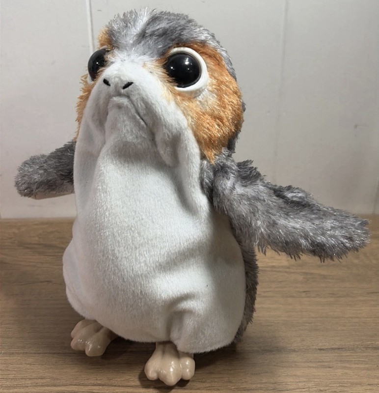 Star Wars: The Last Jedi Interactive Action Porg Talking Plush 9"