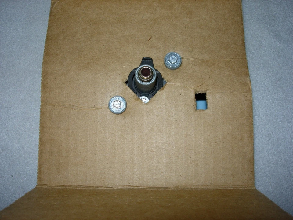 PONTIAC BONNEVILLE, GRAND PRIX, LeMANS SPEEDOMETER, NEW OLD STOCK, 1982-1983, GM Foto 4 de 4