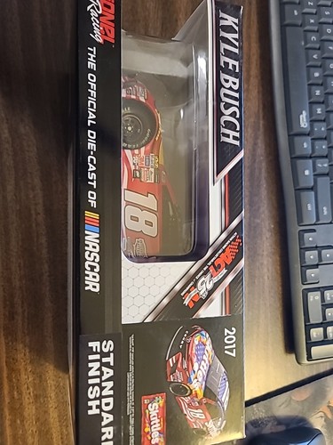 Lionel Action Kyle Busch Skittles Red White Blue 2017 Toyota Camry /745 NASCAR - Picture 7 of 9