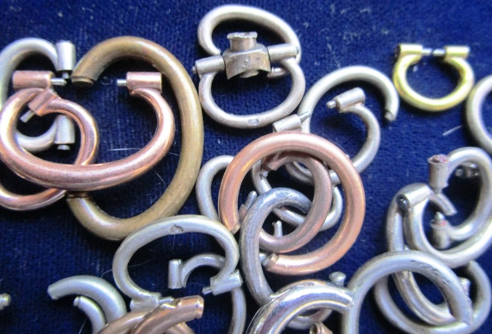BELIERES POUR MONTRES ANCIENNES GOUSSET PENDENTIF 140 PIECES - Photo 3/4