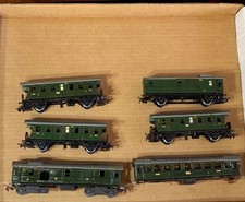1950's Märklin HO 3291, 3294,  Green Luggage & Passénger Cars Free Shipping