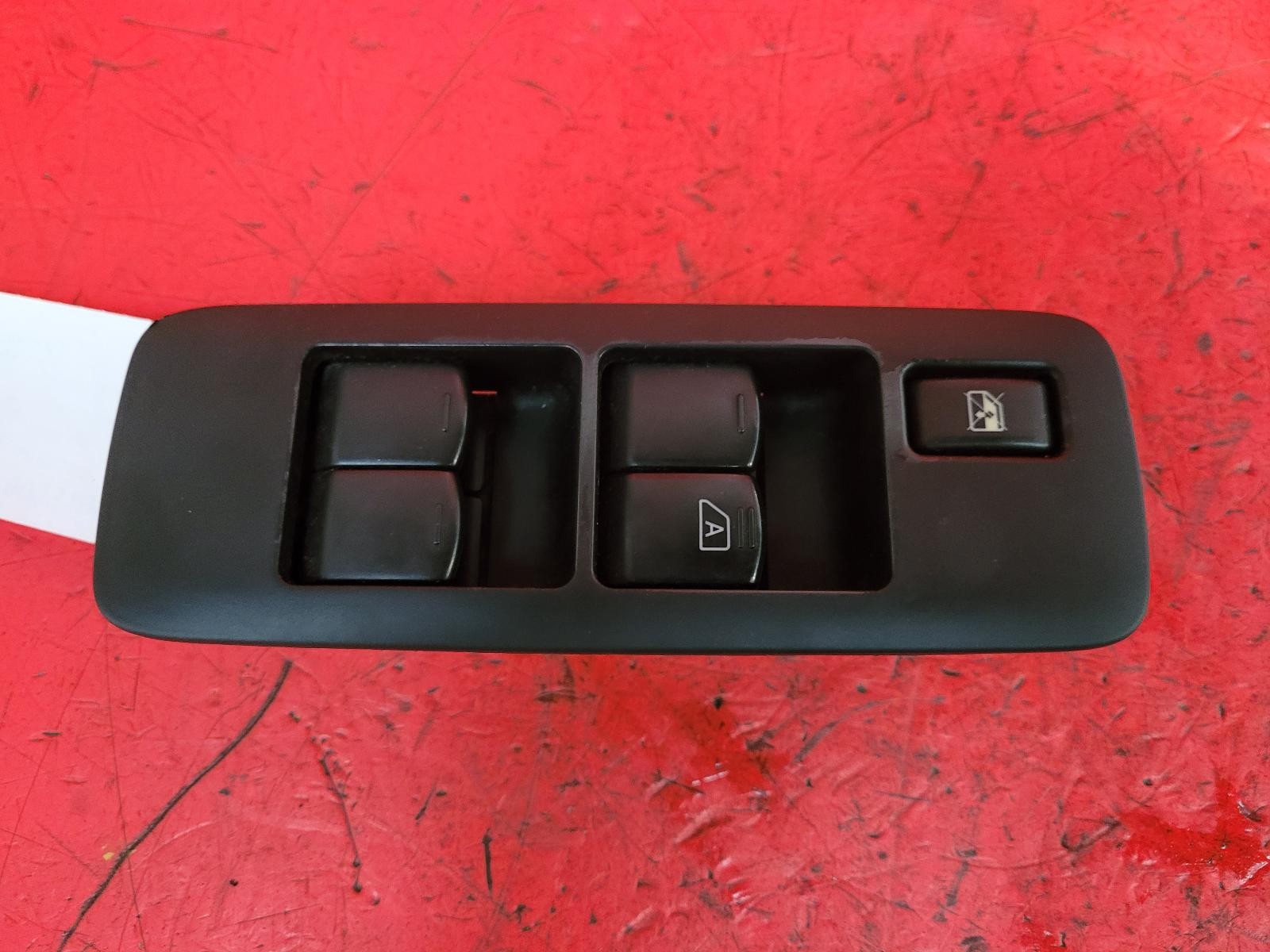 NISSAN QASHQAI J10 FRONT RIGHT ELECTRIC WINDOW SWITCH 2010 5 DOOR