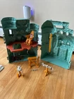 VINTAGE 1981 MASTERS OF THE UNIVERSE CASTLE GRAYSKULL PLAYSET WITH ACCESSORIES