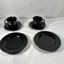 Coffee/Tea Cup (Set of 2) 1980’s /2 Pastry Plates