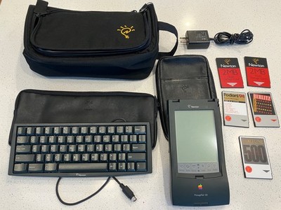 Newton Message Pad 120 w/ Keyboard, Cards, Cases, working, in great condition