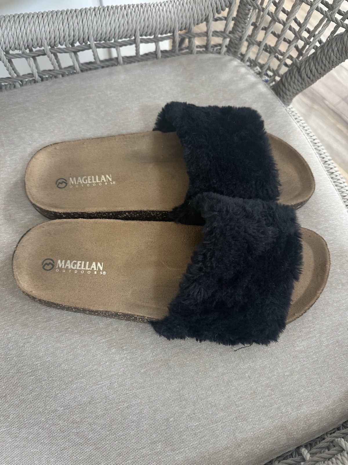 SAOLA Splendide ciabatte da donna in pelliccia sintetica nera taglia 9 suola interna esterna