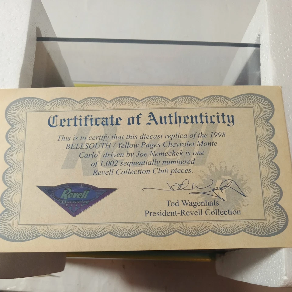 Colección Revell Joe Nemechek 42 BellSouth escala 1:24 réplica fundida a presión Foto 3 de 4