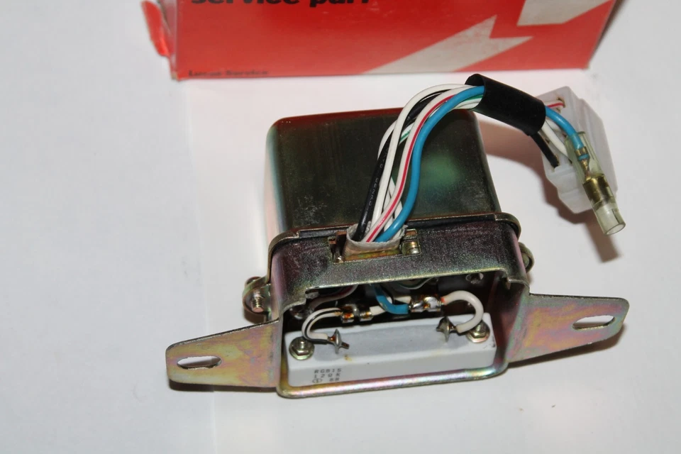 CHEVROLET LUV ГРУЗОВИК 1972-1975 LUCAS СДЕЛАНО В ЯПОНИИ РЕГУЛЯТОР НАПРЯЖЕНИЯ HITACHI - Изображение 2 из 4