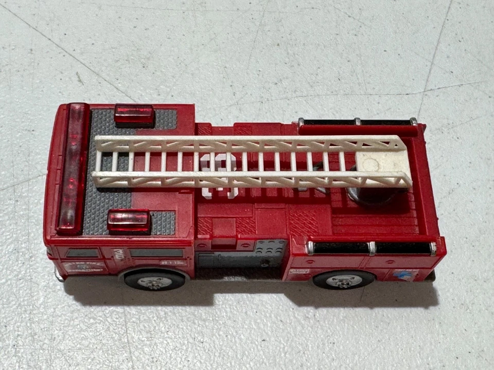 1993 FUNRISE METRO FIRE DEPT FIRE ENGINE TOY FIRRE TRUCK - Image 3 of 4