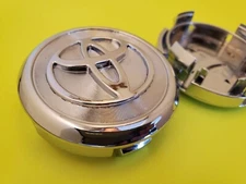 4x TOYOTA 62mm Chrome Wheel Center Caps, Camry Avalon RAV4 C-HR PriusVS Corolla