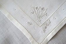 VINTAGE HANKY GRAY BLUE ON WHITE EMBROIERY FRENCH KNOTTING PUNCHWORK HEMSTITCH