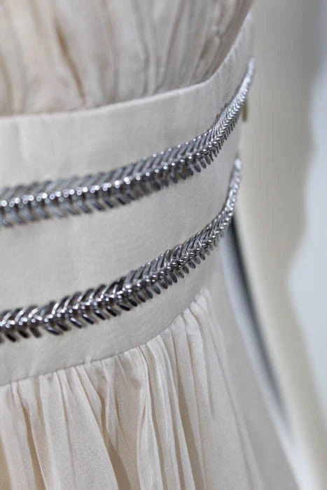 VERSACE Abito abito senza maniche beige avorio argento impreziosito collo alto 38 EU