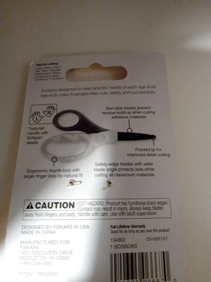 Fiskars Scissors for Kids POINTED TIP 5" Safety Pink Glitter - Image 3 of 4