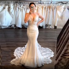 Elegant Meimaid Wedding Dresses Sleeveless V-neck Lace Applique Bridal Gowns