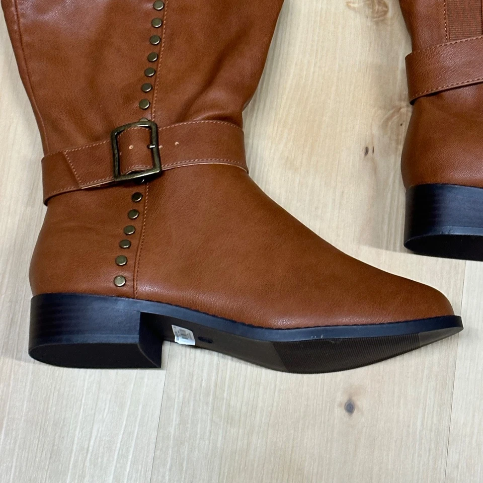 Botas para mujer talla 8 W marrón hasta la rodilla hebilla tachonada cremallera cuero sintético  Foto 2 de 4