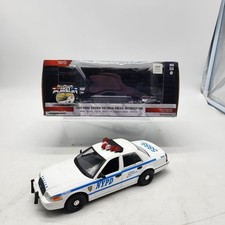 Greenlight 1:24 Hot Pursuit 2011 Ford Crown Victoria NYPD Police Car 85513