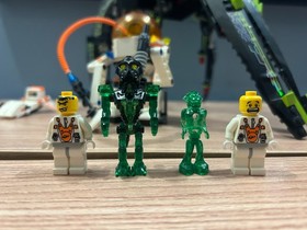7646 LEGO Mars Mission ETX Alien Infiltraitor Complete * No Box Nor Manual* 