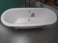 Ex Display Homebase Traditional Roll Top Bath Chrome Feet Ex Display Homebase Traditional Roll Top Bath Chrome Feet