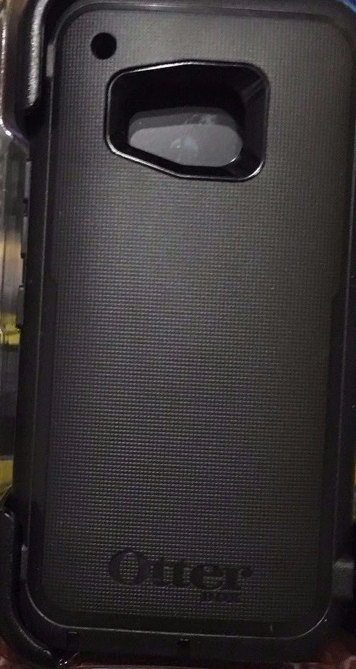  Otterbox Defender series case With Belt Clip For HTC One M9  Black - Image 2 of 3