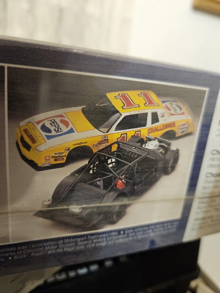 Monogram 1/24 Darrel Waltrip Combo Factory Sealed  - Immagine 3 di 4