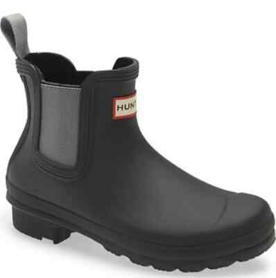 Hunter Boots Women's Waterproof Chelsea Rain Boot - Black / Tundra Grey US 5