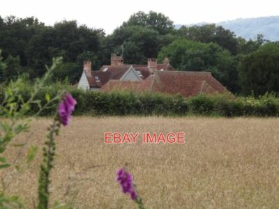 FOTOFELD VON COLHOOK FARM VON HECKEN GESÄUMTES GETREIDEFELD IM WESTEN SUSSEX WEAL