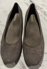 Vionic Spark 359 Willow Taupe Women  s Sz 6 Ballet Flat Bronze Studs Shoes