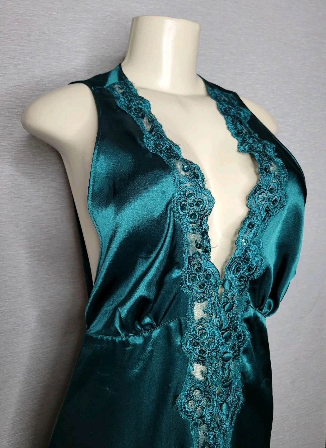 UNDERCOVER Camicia da notte lunga vintage Victoria's Secret etichetta oro liquido raso schiena aperta smeraldo M