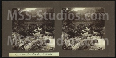Blick auf das LEDR VALLEY, N. Wales (antikes Stereoview Stereoskop)