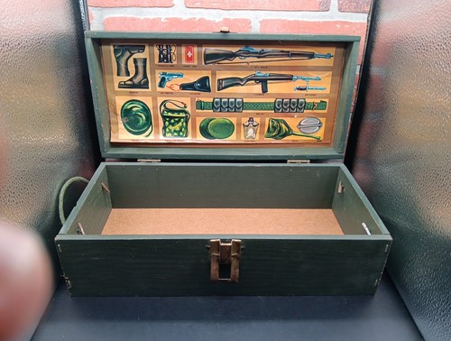 2x Vintage leere 60er GI Joe Holz Footlocker Aufbewahrungsbox Armeegrün (1 Tablett) Look - Bild 17 von 24