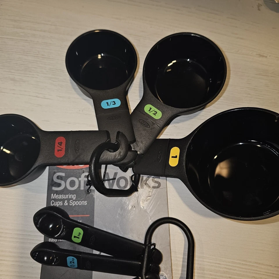 Caja abierta OXO SoftWorks Juego de 8 tazas medidoras y cucharas Foto 3 de 4