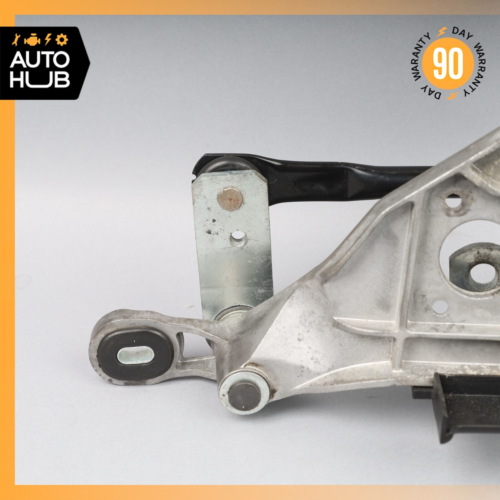 2014 Maserati Quattroporte SQ4 M156 Windshield Wiper Linkage Arm OEM 69k