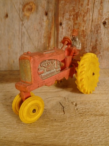 Antico Auburn anni 50 n. Trattore in gomma 572 "Rosso e Giallo" con agricoltore - Foto 3 di 11
