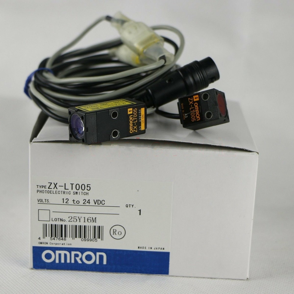 1PC Omron ZX-LT005 ZXLT005 Laser Sensor Head 5mm Measuring Width