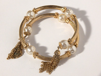 Beautiful Wrap Bracelet Gold Tone Texture Fx Pearls Dangling Chains NICE
