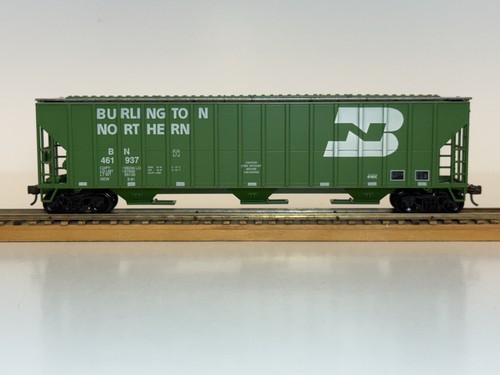 Holva cubierta HO, Roundhouse, Burlington Northern, verde de 3 bahías # BN-461937 | Zustand: Used