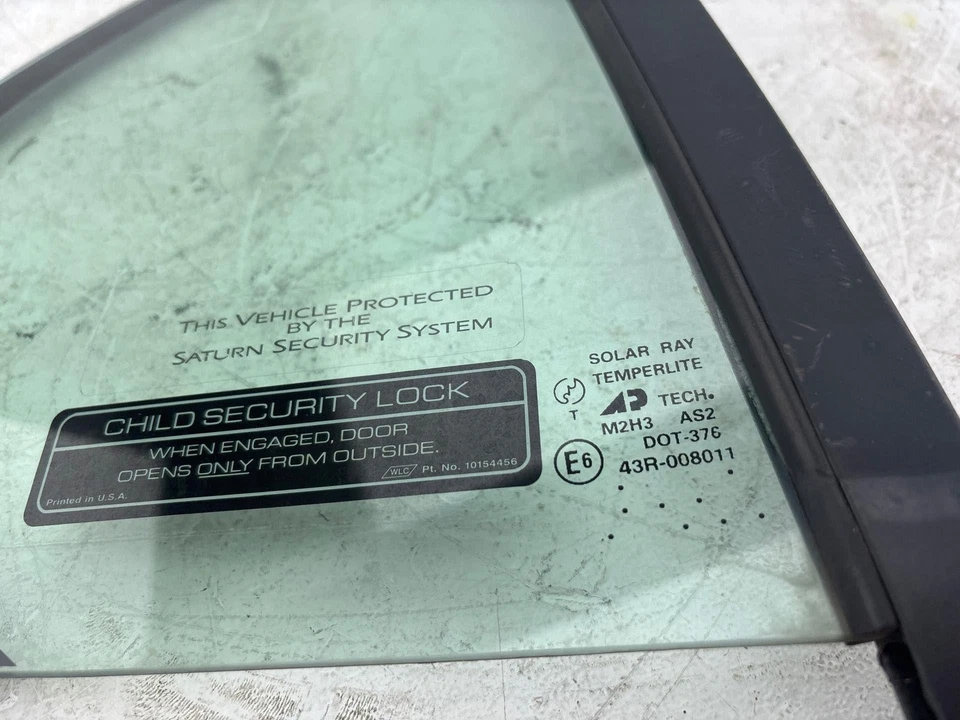 00-02 Saturn Sw2 Puerta Trasera Derecha Ventilación Ventana Vidrio Foto 2 de 4