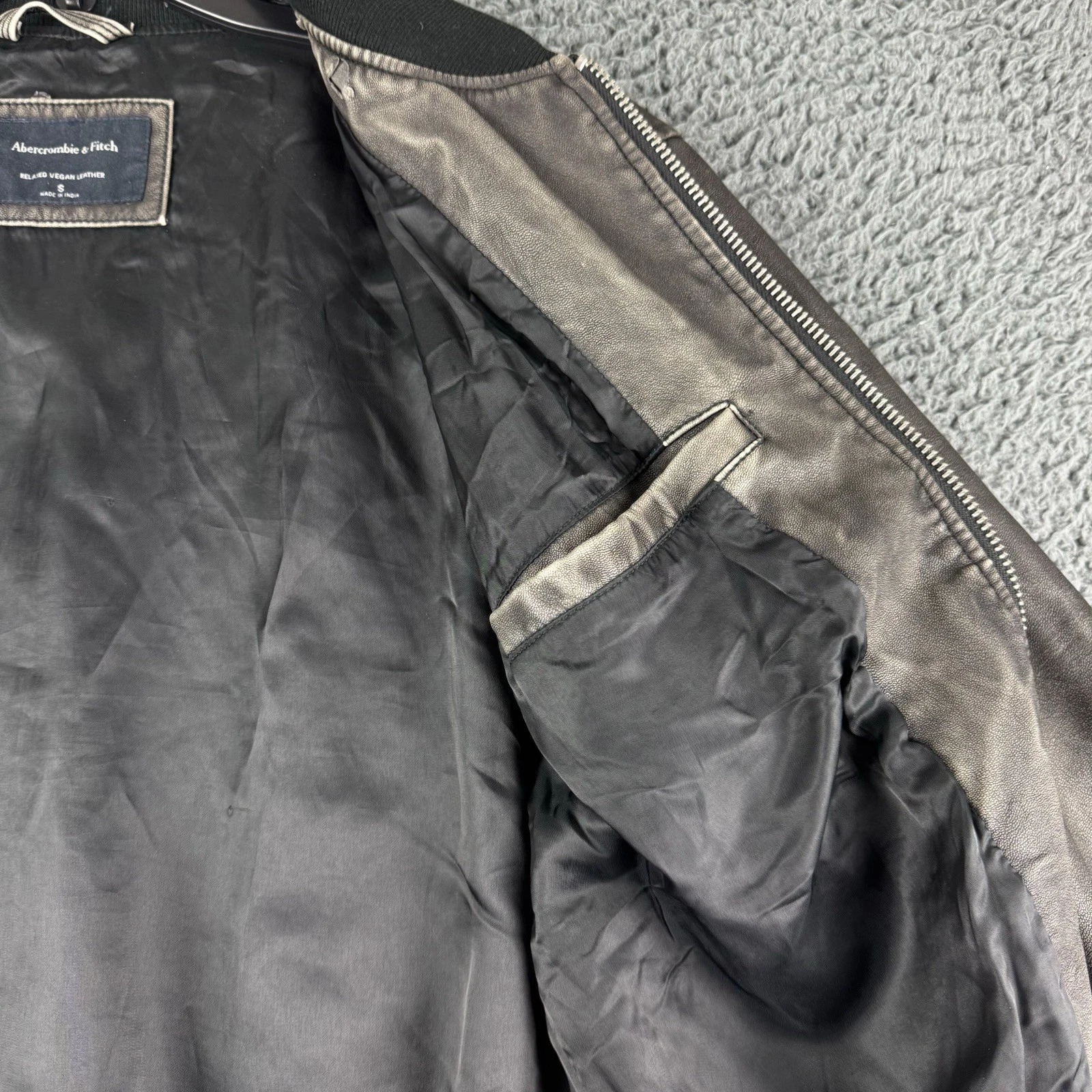 Abercrombie & Fitch Jacket Mens Small Relaxed Vegan Leather Bomber Grey Full Zip - product detail image 20