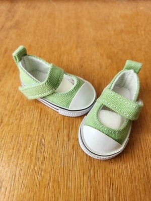 green basketball shoe 55mm doll paola reina amigas Les Chéries Corolle 