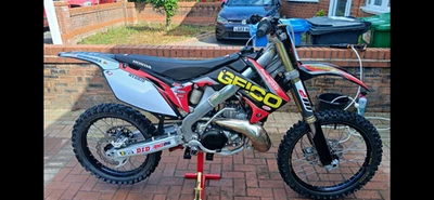 HONDA CR250r  HYBRID 2 STROKE ( 2010 CRF FRAME)  REFURBED MOTOCROSS. - Image 1 of 4
