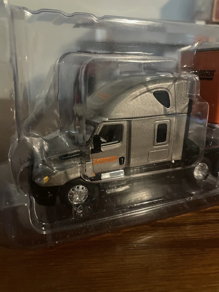 DCP by First Gear 1/64 Schneider Freightliner Tractor/ Trailer New!!! - Image 3 of 4