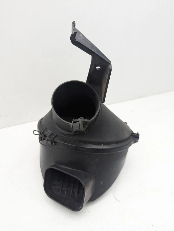 1996 lexus ls400 air box damaged DONT LIST - Image 3 of 4